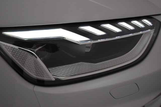 Audi A4 2020 Sedan Business S line Edition 45 TFSI 180 kW MHEV quattro S tronic / Webasto / Vetokoukku / Bang & Olufsen / Matrix Led