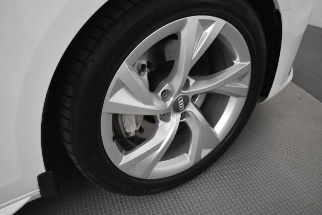 Audi A4 2020 Sedan Business S line Edition 45 TFSI 180 kW MHEV quattro S tronic / Webasto / Vetokoukku / Bang & Olufsen / Matrix Led