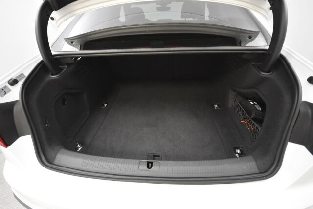 Audi A4 2020 Sedan Business S line Edition 45 TFSI 180 kW MHEV quattro S tronic / Webasto / Vetokoukku / Bang & Olufsen / Matrix Led
