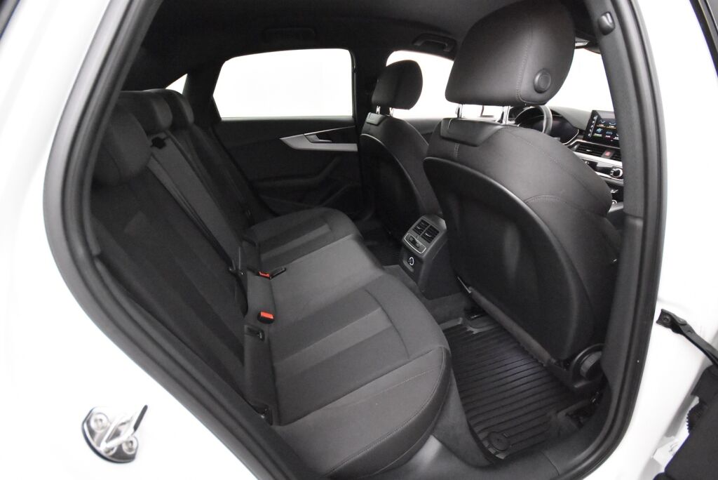 Audi A4 2020 Sedan Business S line Edition 45 TFSI 180 kW MHEV quattro S tronic / Webasto / Vetokoukku / Bang & Olufsen / Matrix Led
