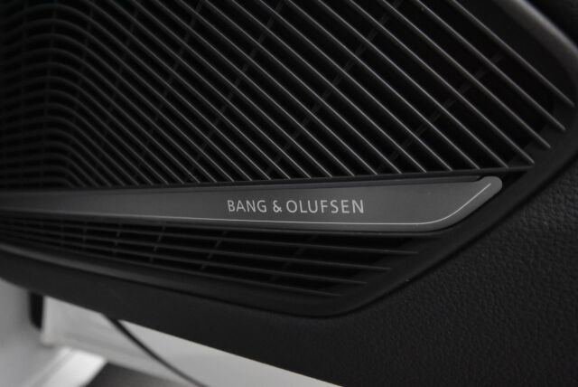 Audi A4 2020 Sedan Business S line Edition 45 TFSI 180 kW MHEV quattro S tronic / Webasto / Vetokoukku / Bang & Olufsen / Matrix Led