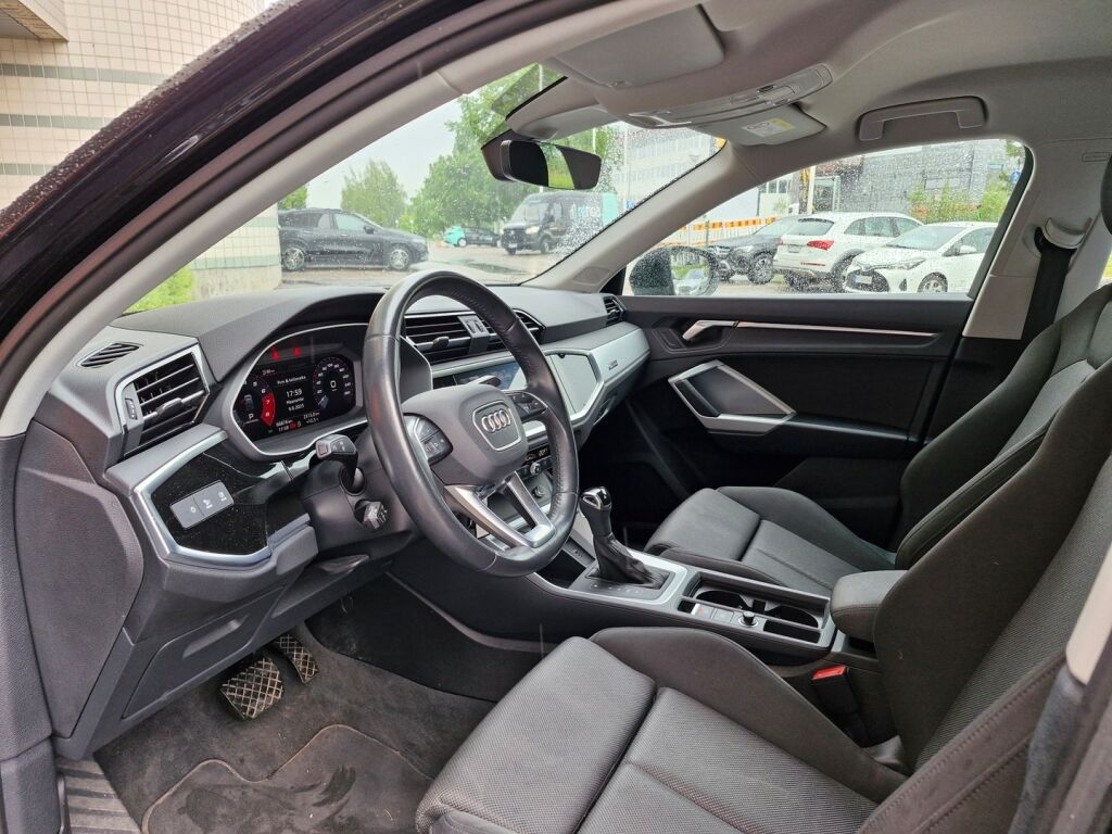 Audi Q3 2020 Sportback Business 35 TFSI 110kW MHEV S tronic / Kamera / Koukku / Webasto / Urheiluistuimet / Acc / Digimittari