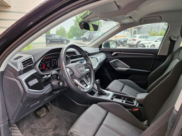 Audi Q3 2020 Sportback Business 35 TFSI 110kW MHEV S tronic / Kamera / Koukku / Webasto / Urheiluistuimet / Acc / Digimittari