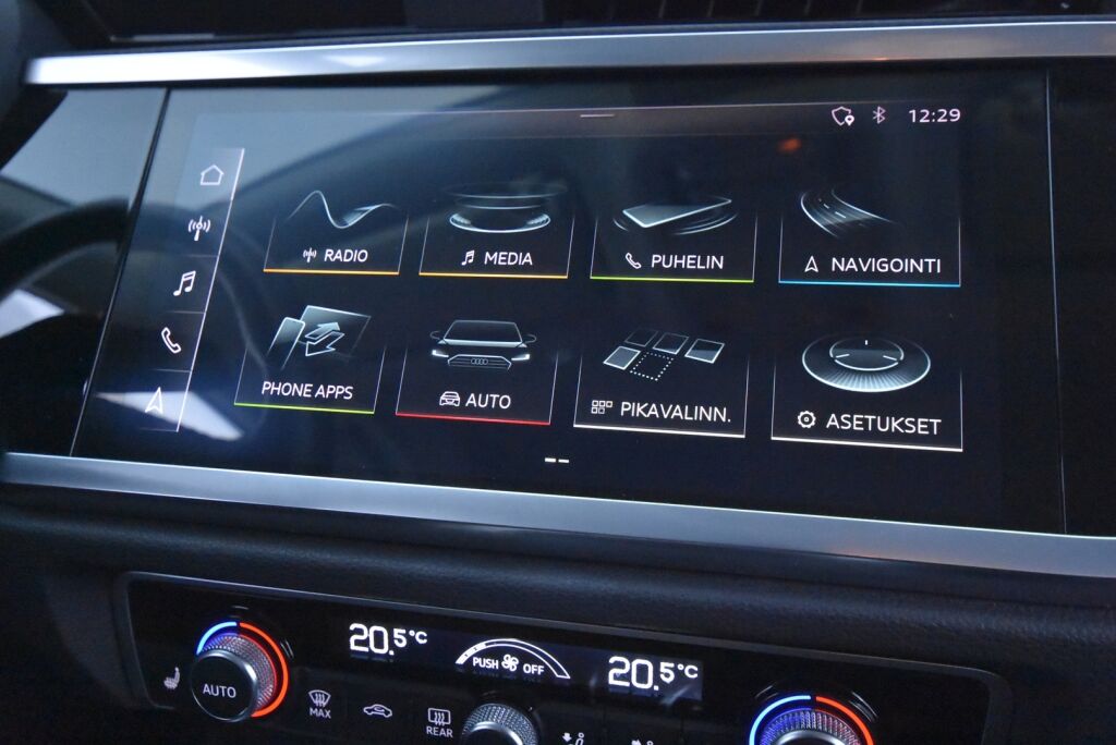 Audi Q3 2020 Sportback Business 35 TFSI 110kW MHEV S tronic / Kamera / Koukku / Webasto / Urheiluistuimet / Acc / Digimittari