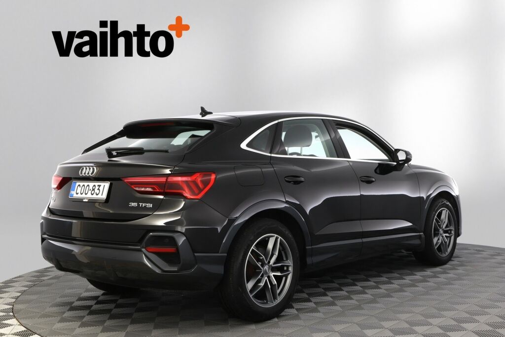 Audi Q3 2020 Sportback Business 35 TFSI 110kW MHEV S tronic / Kamera / Koukku / Webasto / Urheiluistuimet / Acc / Digimittari