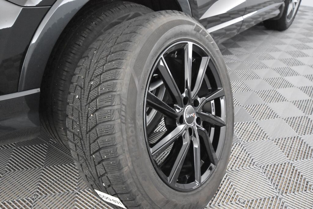 Audi Q3 2020 Sportback Business 35 TFSI 110kW MHEV S tronic / Kamera / Koukku / Webasto / Urheiluistuimet / Acc / Digimittari