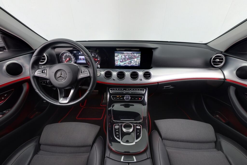 Mercedes-Benz E 2017 220 d 4Matic T A All-Terrain / Navi / Webasto / Koukku / Ilma-alusta / High Perf LED