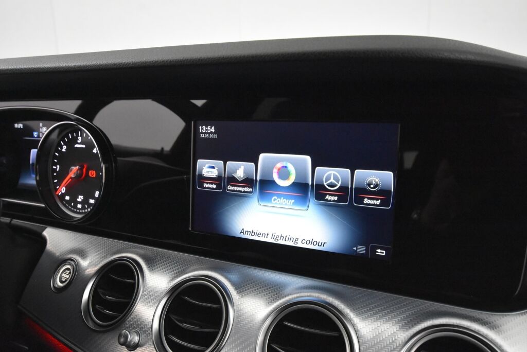 Mercedes-Benz E 2017 220 d 4Matic T A All-Terrain / Navi / Webasto / Koukku / Ilma-alusta / High Perf LED
