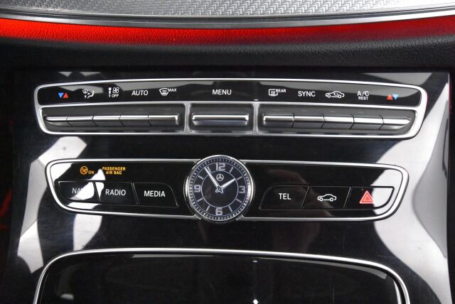Mercedes-Benz E 2017 220 d 4Matic T A All-Terrain / Navi / Webasto / Koukku / Ilma-alusta / High Perf LED
