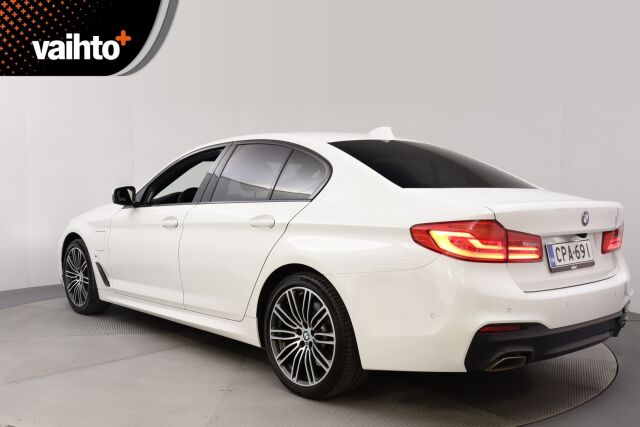 BMW 530 2020 G30 Sedan 530e xDrive A Charged Edition M Sport / Harman Kardon / Navigointi / Isommalla akulla / LED-ajovalot