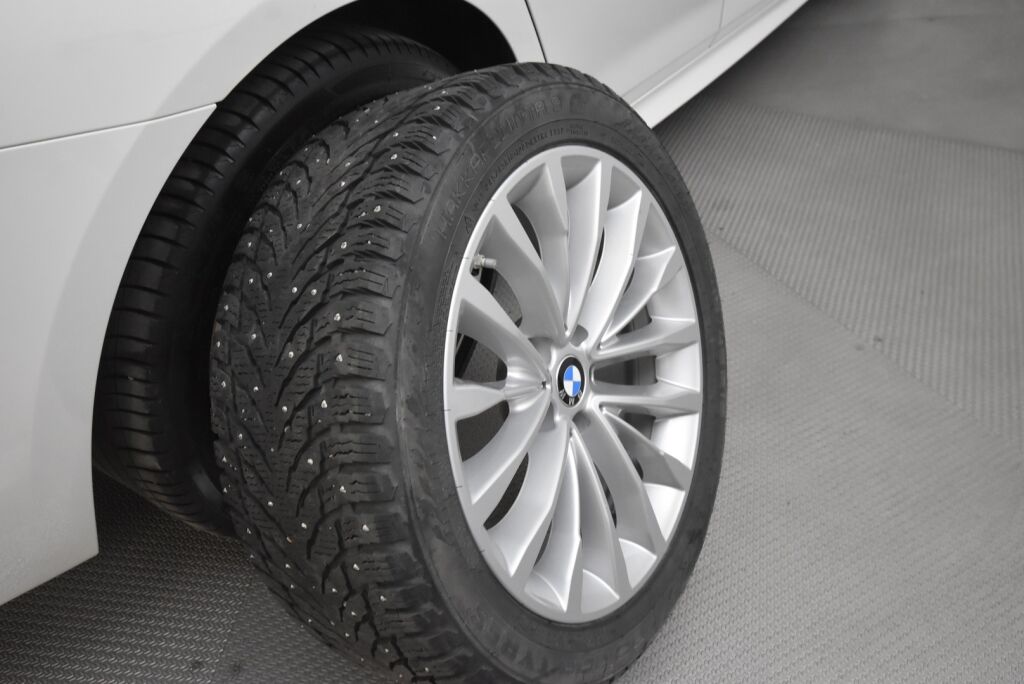 BMW 530 2020 G30 Sedan 530e xDrive A Charged Edition M Sport / Harman Kardon / Navigointi / Isommalla akulla / LED-ajovalot