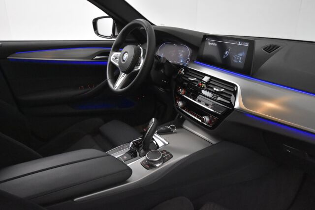 BMW 530 2020 G30 Sedan 530e xDrive A Charged Edition M Sport / Harman Kardon / Navigointi / Isommalla akulla / LED-ajovalot