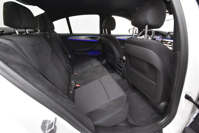BMW 530 2020 G30 Sedan 530e xDrive A Charged Edition M Sport / Harman Kardon / Navigointi / Isommalla akulla / LED-ajovalot