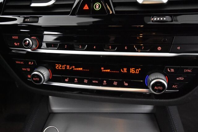 BMW 530 2020 G30 Sedan 530e xDrive A Charged Edition M Sport / Harman Kardon / Navigointi / Isommalla akulla / LED-ajovalot