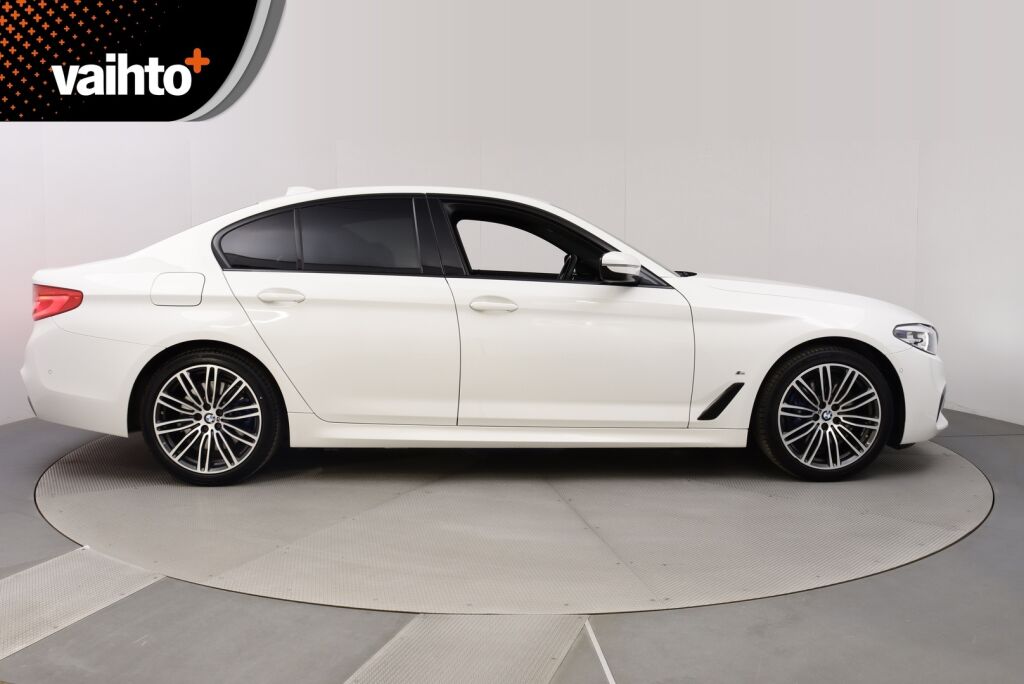 BMW 530 2020 G30 Sedan 530e xDrive A Charged Edition M Sport / Harman Kardon / Navigointi / Isommalla akulla / LED-ajovalot