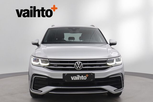 Volkswagen Tiguan 2021 R-Line 1,5 TSI 110 kW DSG-automaatti / ACC / Webasto /  Tutkat / Huoltokirja /