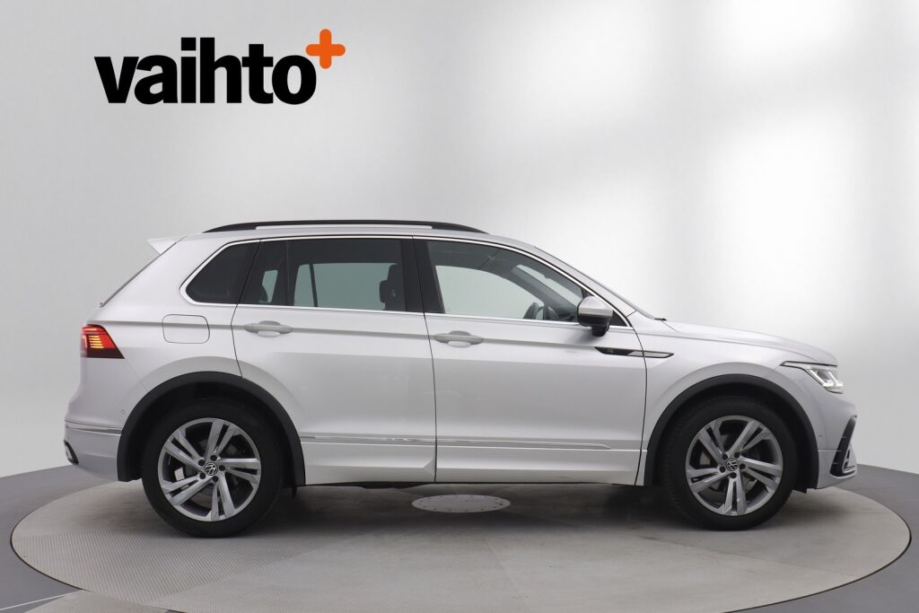 Volkswagen Tiguan 2021 R-Line 1,5 TSI 110 kW DSG-automaatti / ACC / Webasto /  Tutkat / Huoltokirja /