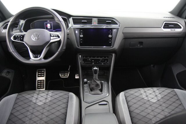 Volkswagen Tiguan 2021 R-Line 1,5 TSI 110 kW DSG-automaatti / ACC / Webasto /  Tutkat / Huoltokirja /