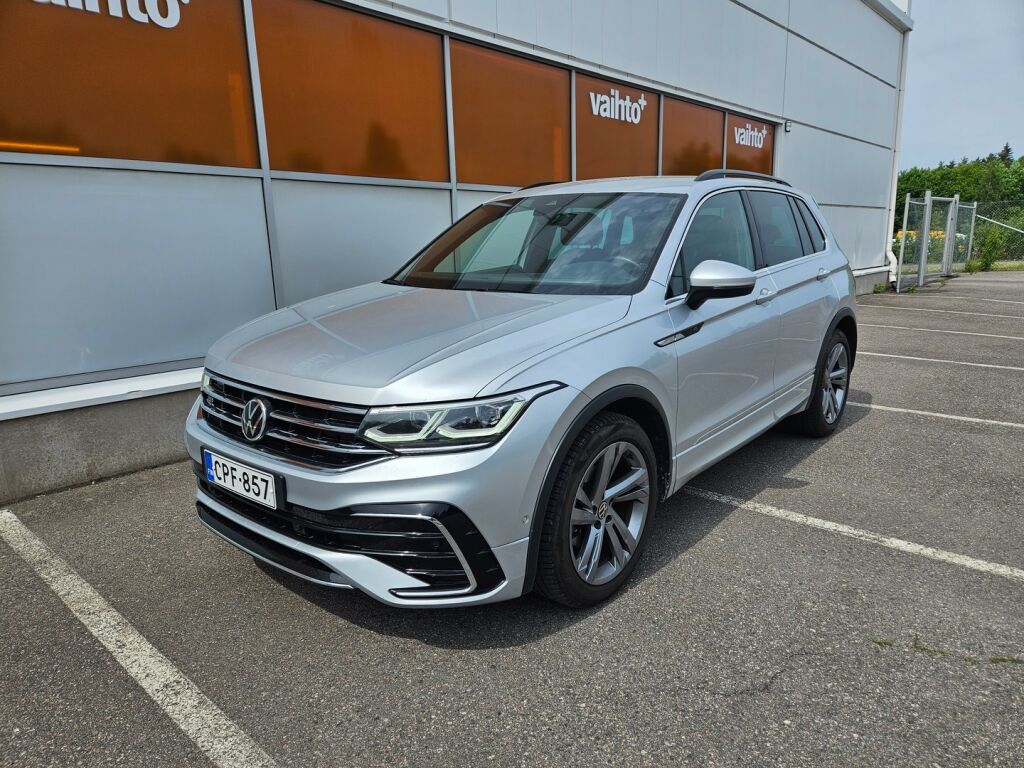 Volkswagen Tiguan 2021 R-Line 1,5 TSI 110 kW DSG-automaatti / ACC / Webasto /  Tutkat / Huoltokirja /