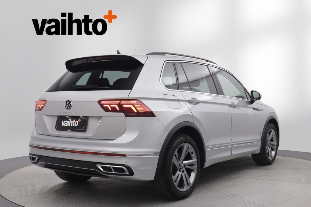 Volkswagen Tiguan 2021 R-Line 1,5 TSI 110 kW DSG-automaatti / ACC / Webasto /  Tutkat / Huoltokirja /