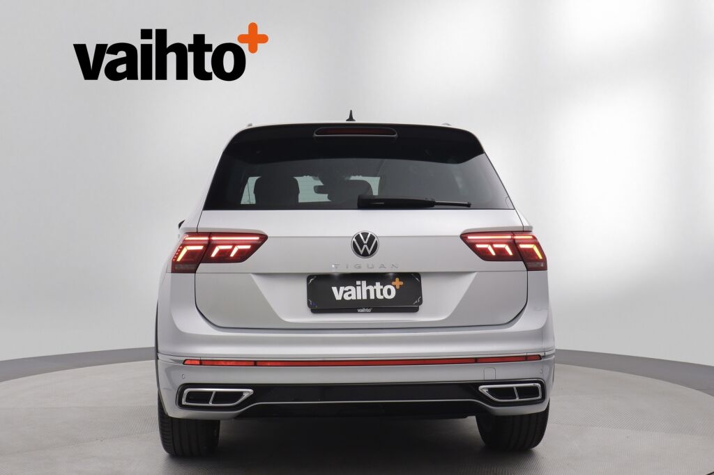 Volkswagen Tiguan 2021 R-Line 1,5 TSI 110 kW DSG-automaatti / ACC / Webasto /  Tutkat / Huoltokirja /