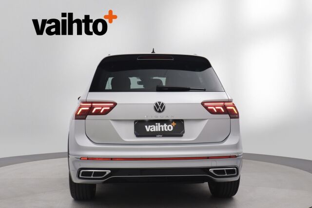 Volkswagen Tiguan 2021 R-Line 1,5 TSI 110 kW DSG-automaatti / ACC / Webasto /  Tutkat / Huoltokirja /