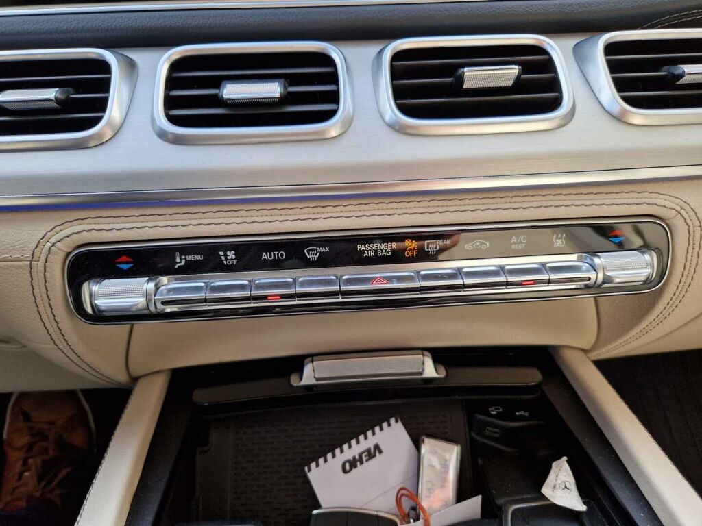 Mercedes-Benz GLE 2021 350 de 4MATIC EQ Power / AMG sisä- ja ulko / Distronic + / Burmester / HUD / Koukku / Multibeam / 360 Kamera