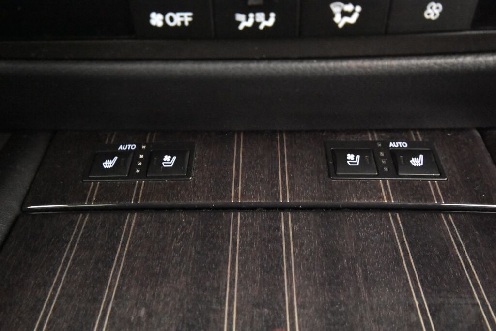 Lexus GS 2016 300h Hybrid A Premier / Huippuvarusteet / Adapt. vakkari / Mark & Levinson / HUD / 18-suuntaset penkit