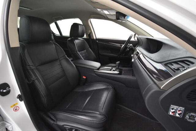 Lexus GS 2016 300h Hybrid A Premier / Huippuvarusteet / Adapt. vakkari / Mark & Levinson / HUD / 18-suuntaset penkit
