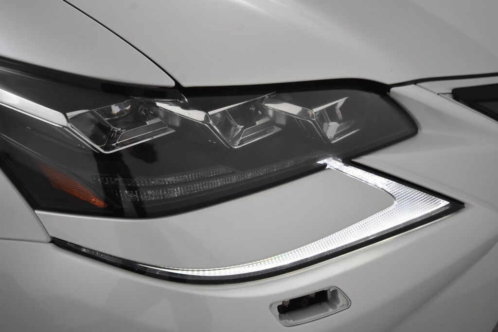 Lexus GS 2016 300h Hybrid A Premier / Huippuvarusteet / Adapt. vakkari / Mark & Levinson / HUD / 18-suuntaset penkit