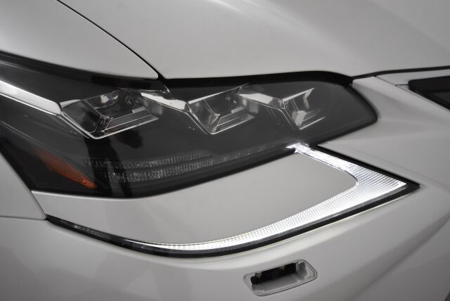 Lexus GS 2016 300h Hybrid A Premier / Huippuvarusteet / Adapt. vakkari / Mark & Levinson / HUD / 18-suuntaset penkit