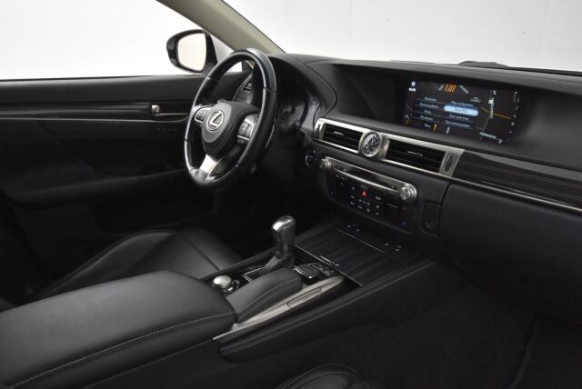 Lexus GS 2016 300h Hybrid A Premier / Huippuvarusteet / Adapt. vakkari / Mark & Levinson / HUD / 18-suuntaset penkit