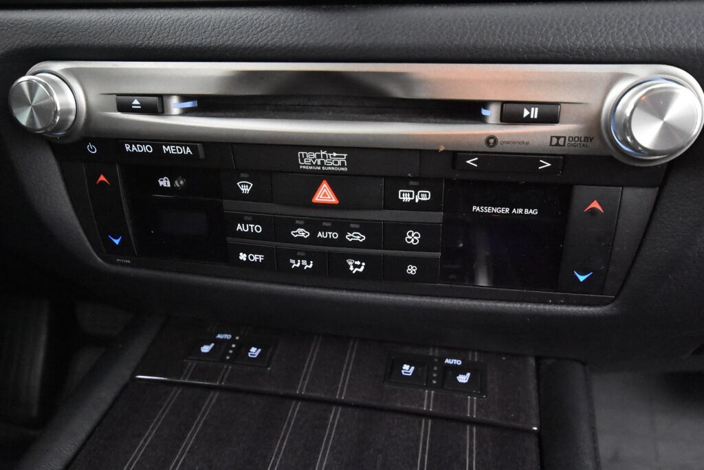 Lexus GS 2016 300h Hybrid A Premier / Huippuvarusteet / Adapt. vakkari / Mark & Levinson / HUD / 18-suuntaset penkit