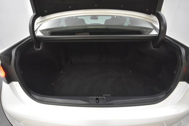 Lexus GS 2016 300h Hybrid A Premier / Huippuvarusteet / Adapt. vakkari / Mark & Levinson / HUD / 18-suuntaset penkit