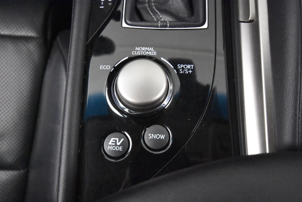 Lexus GS 2016 300h Hybrid A Premier / Huippuvarusteet / Adapt. vakkari / Mark & Levinson / HUD / 18-suuntaset penkit