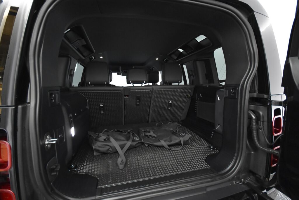 Land Rover Defender 2023 110 P400e Plug-in Hybrid X-Dynamic SE 23MY / Meridian / 360 Kamera / 22" / Matrix Led / Webasto / Driver assist / Koukku