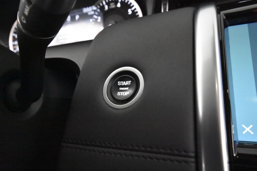 Land Rover Discovery Sport 2022 P300e Plug-in Hybrid AWD Auto S / ACC / Vetokoukku / 360 kamera / Nahkaverhoilu / Kaistavahti