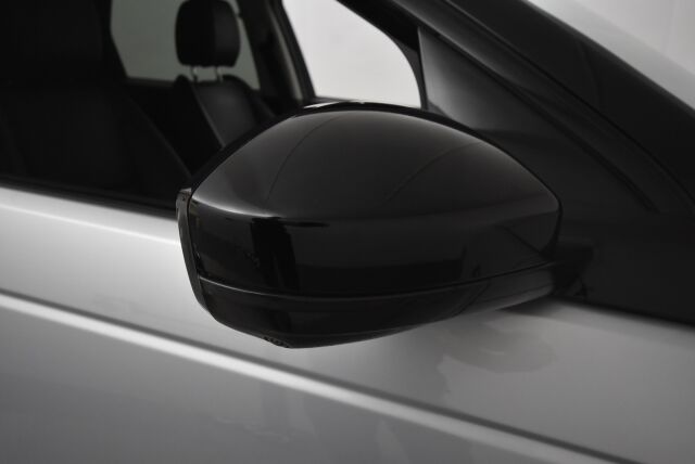 Land Rover Discovery Sport 2022 P300e Plug-in Hybrid AWD Auto S / ACC / Vetokoukku / 360 kamera / Nahkaverhoilu / Kaistavahti