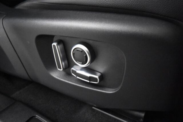 Land Rover Discovery Sport 2022 P300e Plug-in Hybrid AWD Auto S / ACC / Vetokoukku / 360 kamera / Nahkaverhoilu / Kaistavahti