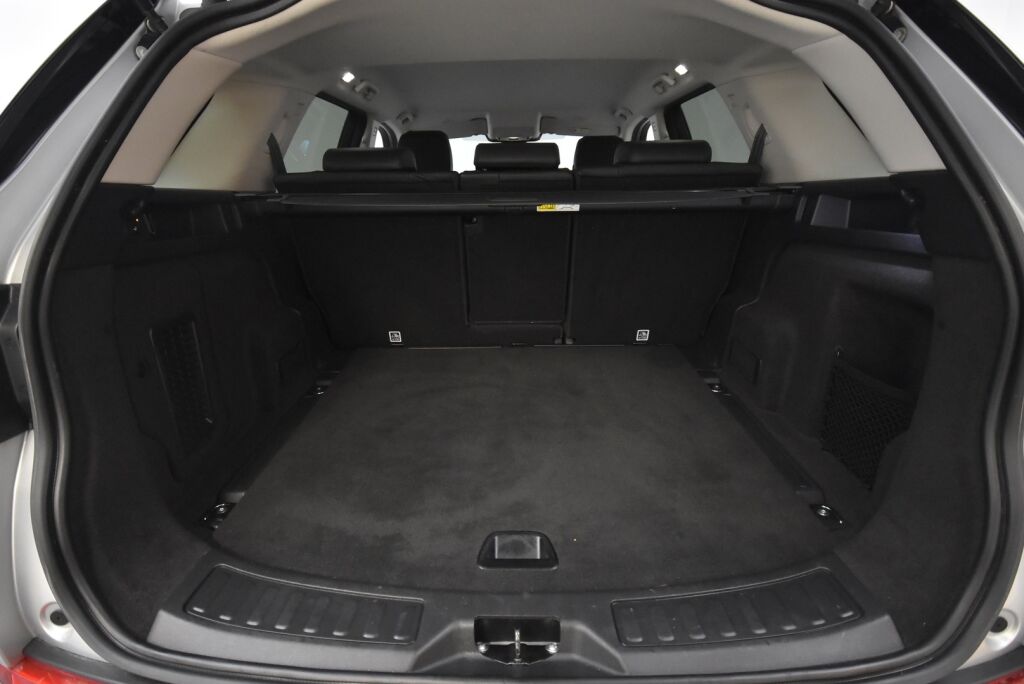 Land Rover Discovery Sport 2022 P300e Plug-in Hybrid AWD Auto S / ACC / Vetokoukku / 360 kamera / Nahkaverhoilu / Kaistavahti