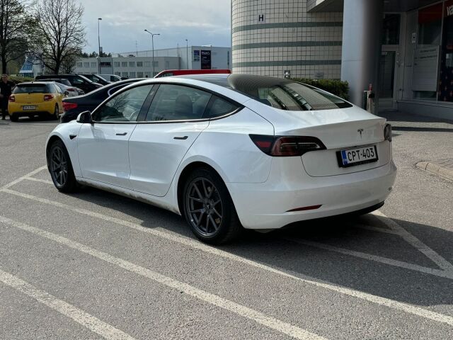 Tesla Model 3 2021 Standard Range Plus / Suomiauto / 1-omistaja / 2x vanteet / Premium audio