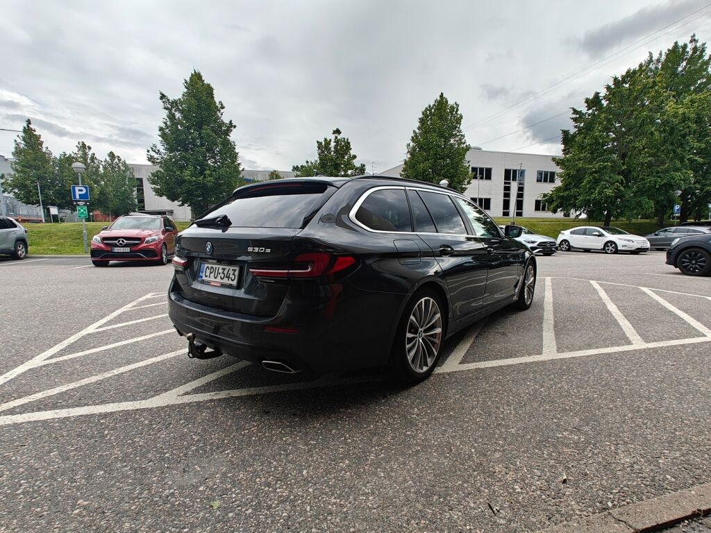 BMW 530 2022 G31 Touring 530e xDrive A Charged Edition / Adaptiivinen vakionopeudensäädin / HiFi / Sähköinen vetokoukku / Peruutuskamera
