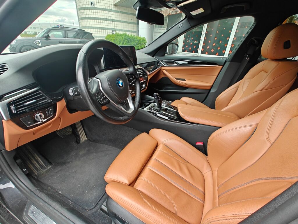 BMW 530 2022 G31 Touring 530e xDrive A Charged Edition / Adaptiivinen vakionopeudensäädin / HiFi / Sähköinen vetokoukku / Peruutuskamera