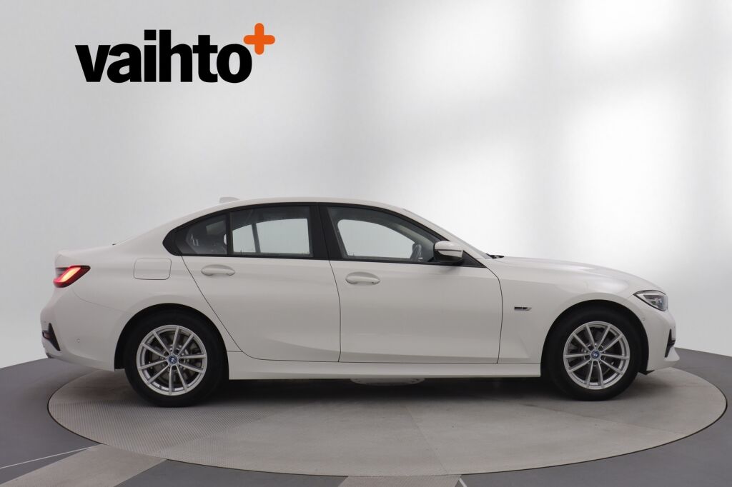 BMW 320 2022 G20 Sedan 320e A Charged Edition / 1-om. Suomiauto / HiFi / M ratti / Pysäköintipaketti / Juuri huollettu!