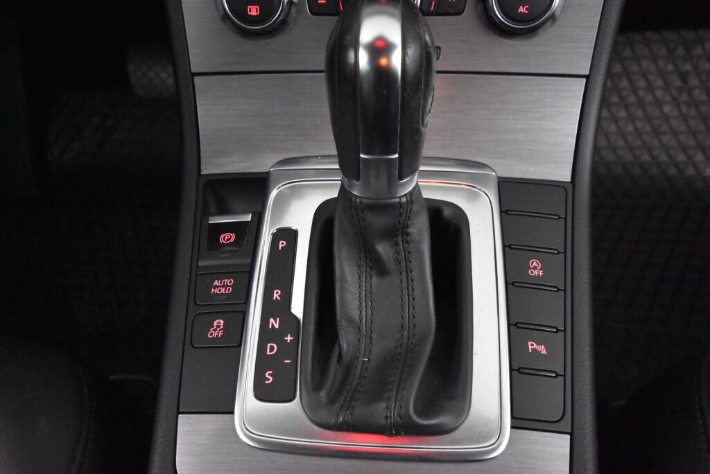 Volkswagen Passat 2012 Variant Highline 2,0 TDI 125 kW (170 hv) BlueMotion Technology 4MOTION DSG-aut / Webasto / Vakkari / Nahat / Vetokoukku /