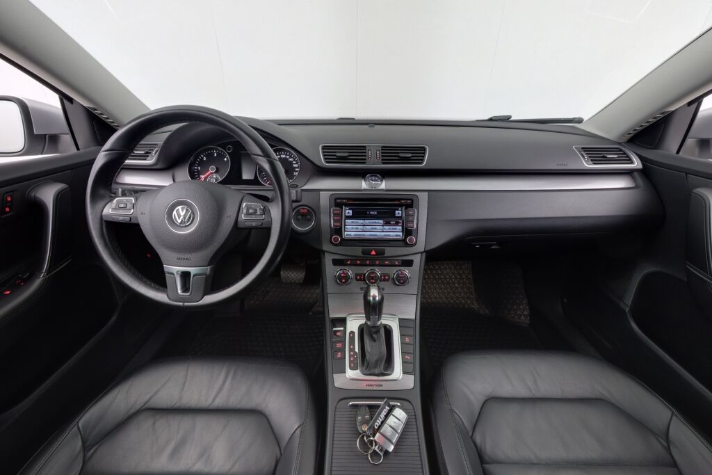 Volkswagen Passat 2012 Variant Highline 2,0 TDI 125 kW (170 hv) BlueMotion Technology 4MOTION DSG-aut / Webasto / Vakkari / Nahat / Vetokoukku /