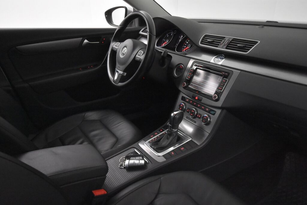 Volkswagen Passat 2012 Variant Highline 2,0 TDI 125 kW (170 hv) BlueMotion Technology 4MOTION DSG-aut / Webasto / Vakkari / Nahat / Vetokoukku /