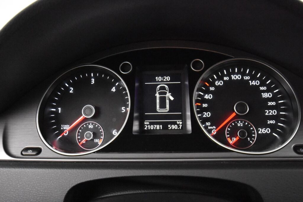 Volkswagen Passat 2012 Variant Highline 2,0 TDI 125 kW (170 hv) BlueMotion Technology 4MOTION DSG-aut / Webasto / Vakkari / Nahat / Vetokoukku /