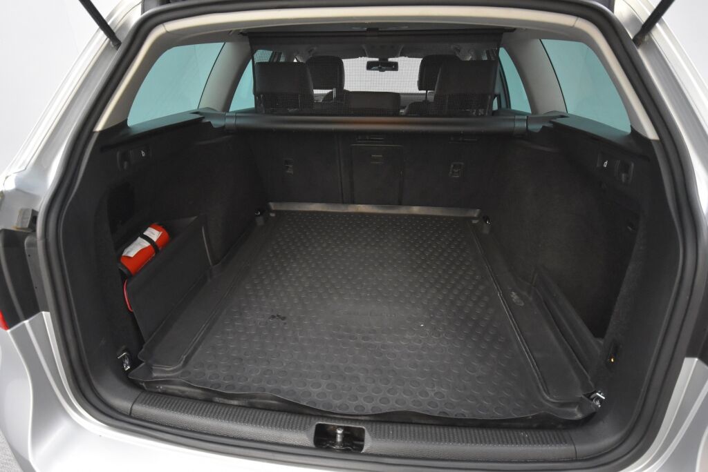 Volkswagen Passat 2012 Variant Highline 2,0 TDI 125 kW (170 hv) BlueMotion Technology 4MOTION DSG-aut / Webasto / Vakkari / Nahat / Vetokoukku /