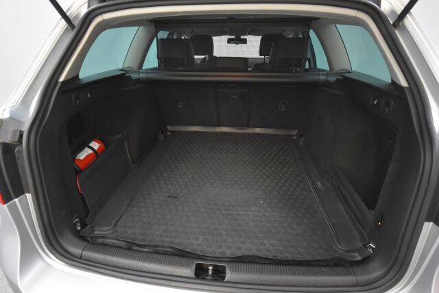 Volkswagen Passat 2012 Variant Highline 2,0 TDI 125 kW (170 hv) BlueMotion Technology 4MOTION DSG-aut / Webasto / Vakkari / Nahat / Vetokoukku /